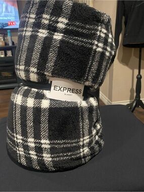 Express Black and White Plush Plaid Throw